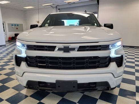 Used 2022 Chevrolet Silverado 1500 RST image 2