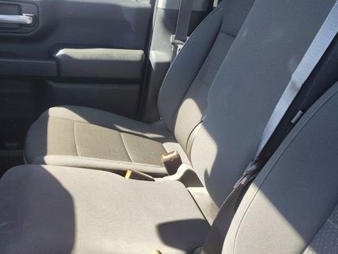 Used 2021 Chevrolet Silverado 2500 Custom w/ Custom Value Package image 18