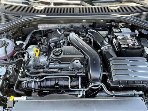 Used 2025 Volkswagen Jetta SE FWD image 31