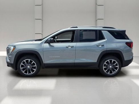 Used 2026 GMC Terrain Elevation w/ Elevation Premium Package FWD image 2