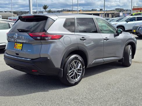 Used 2021 Nissan Rogue S image 4