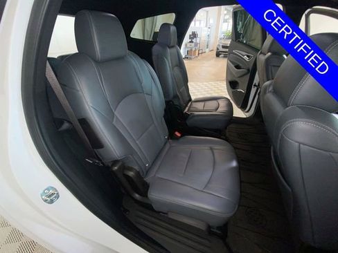 Certified 2024 Buick Enclave Essence w/ Experience Buick Package AWD/4WD image 10