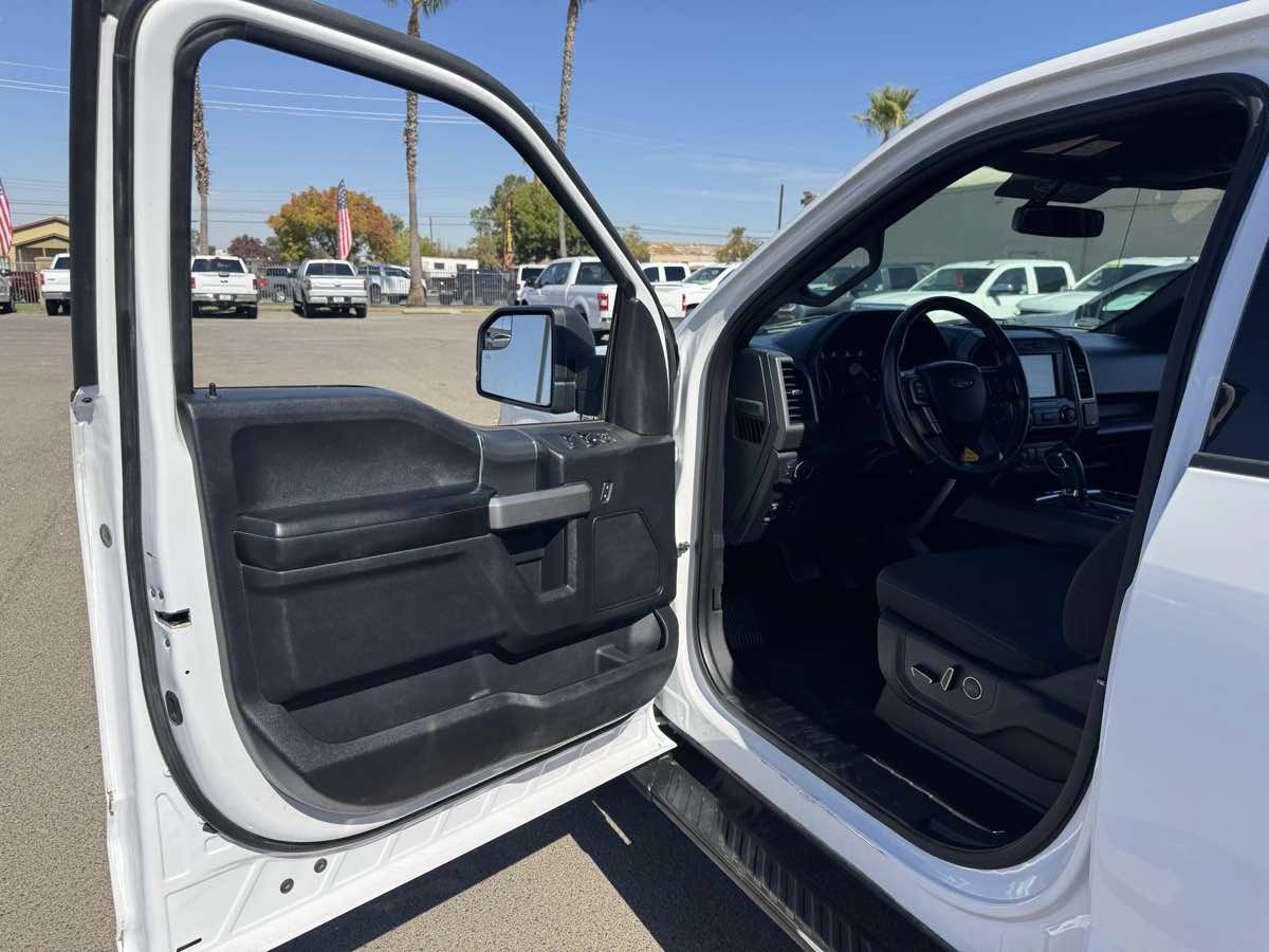 Used 2018 Ford F150 XLT w/ Equipment Group 302A Luxury AWD/4WD image 22