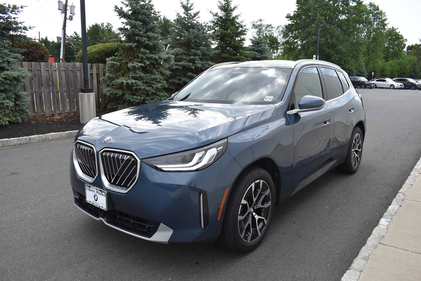 Used 2026 BMW X3 xDrive30i w/ Premium Package AWD/4WD image 3
