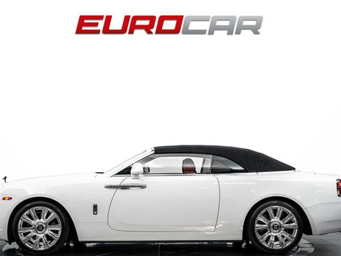 Used 2018 Rolls-Royce Dawn RWD image 3