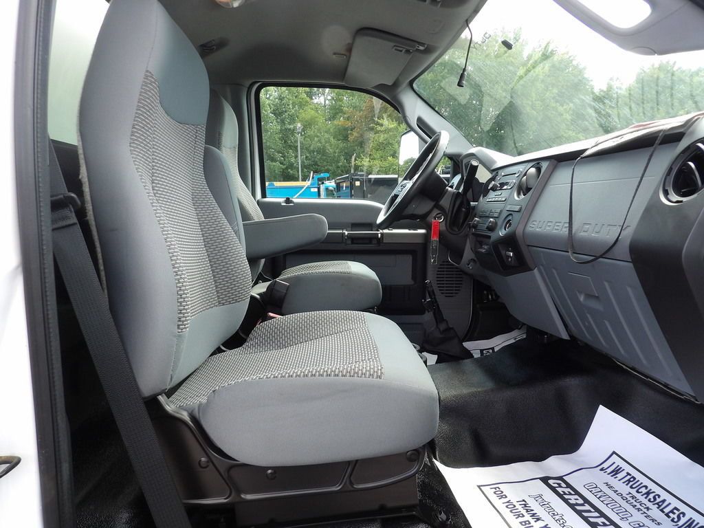 Used 2017 Ford F650 2WD Regular Cab Super Duty image 24