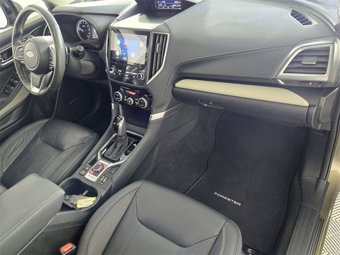 Used 2023 Subaru Forester Limited image 16