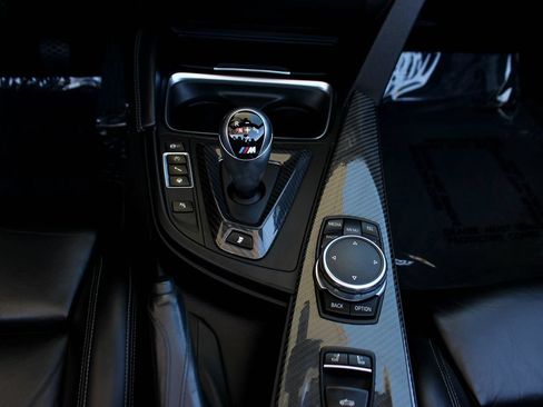 Used 2015 BMW M4 Convertible RWD image 23