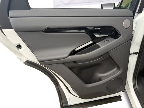 New 2026 Land Rover Range Rover Evoque Dynamic SE image 16