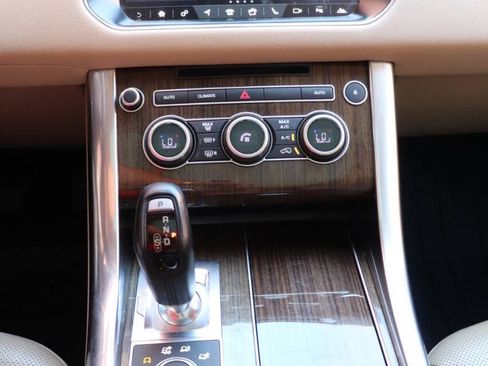 Used 2017 Land Rover Range Rover Sport SE AWD/4WD image 27