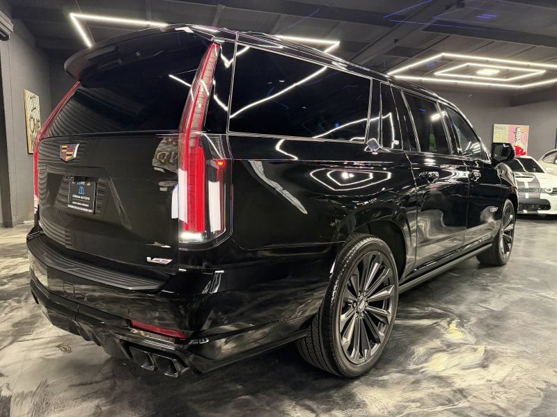 Used 2026 Cadillac Escalade ESV V AWD/4WD image 5