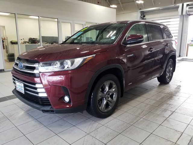 Used 2017 Toyota Highlander Limited Platinum AWD/4WD image 2
