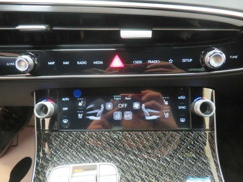 New 2026 Genesis GV70 3.5T Sport Prestige AWD/4WD image 18