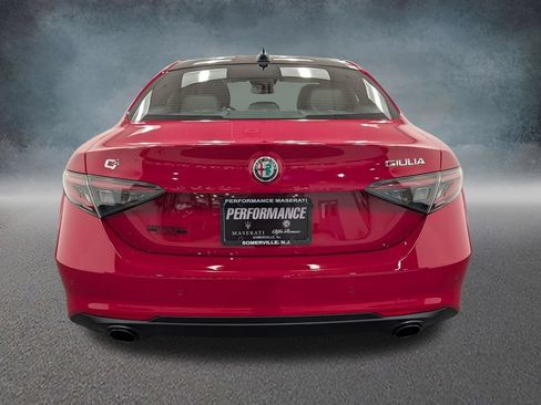 Used 2024 Alfa Romeo Giulia Ti AWD/4WD image 5