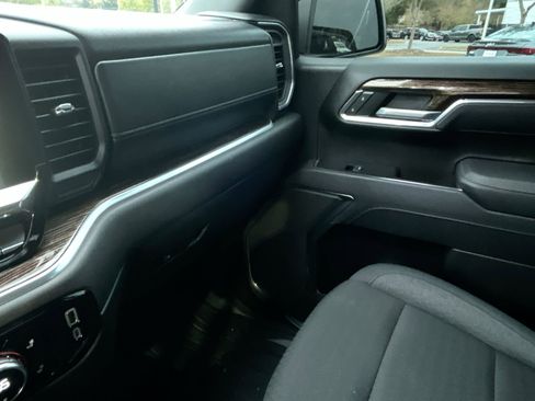 Used 2025 GMC Sierra 1500 Elevation image 31