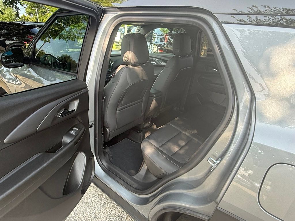 Used 2023 Chevrolet TrailBlazer RS w/ Convenience Package AWD/4WD image 11