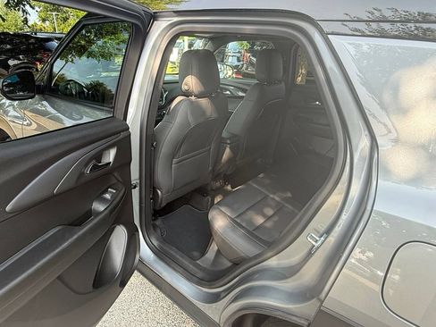Used 2023 Chevrolet TrailBlazer RS w/ Convenience Package AWD/4WD image 11