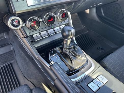 Used 2025 Toyota GR86 w/ ALL Weather Mat Package (TMS) RWD image 27
