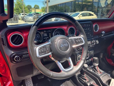 Used 2021 Jeep Gladiator Rubicon AWD/4WD image 19
