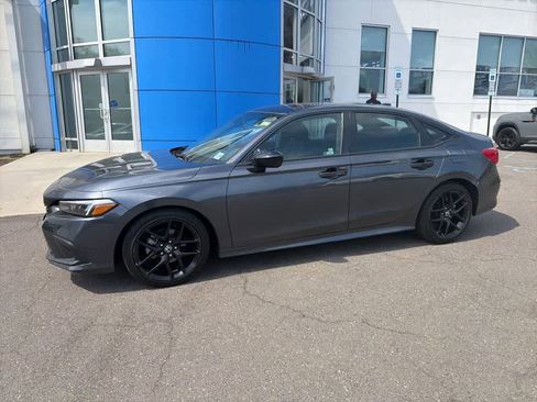 Used 2023 Honda Civic Sport image 3