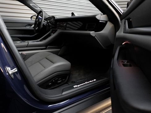 Used 2020 Porsche Taycan Turbo S image 34