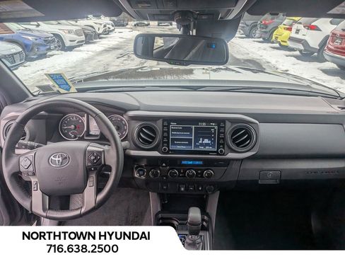 Used 2023 Toyota Tacoma TRD Off-Road image 7