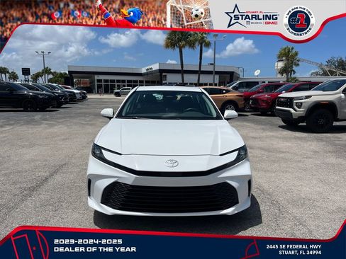 Used 2025 Toyota Camry LE FWD image 3