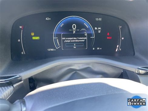 Used 2025 Toyota Camry SE image 12