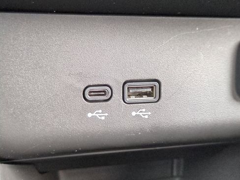 Used 2025 Buick Encore GX Sport Touring w/ Comfort Package image 21