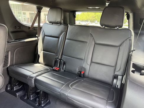 Used 2025 GMC Yukon XL Denali AWD/4WD image 27