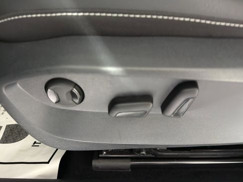 Used 2024 Volkswagen Taos SE image 20