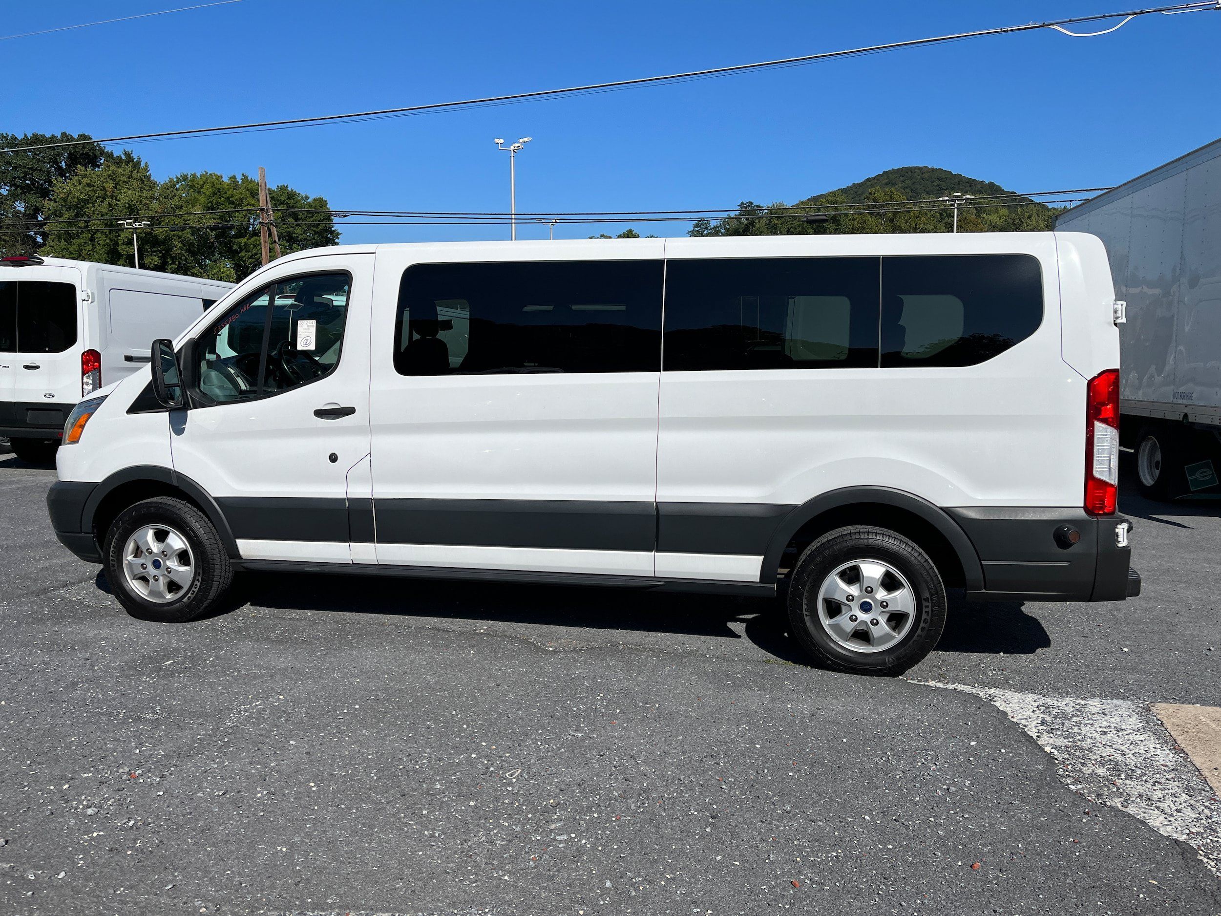 Used 2017 Ford Transit 350 XLT RWD image 14