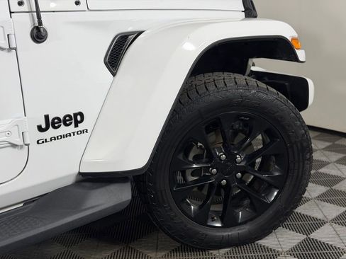 Certified 2021 Jeep Gladiator Overland image 9