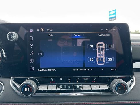 Used 2024 Chevrolet Colorado Z71 w/ Z71 Convenience Package 2 image 40