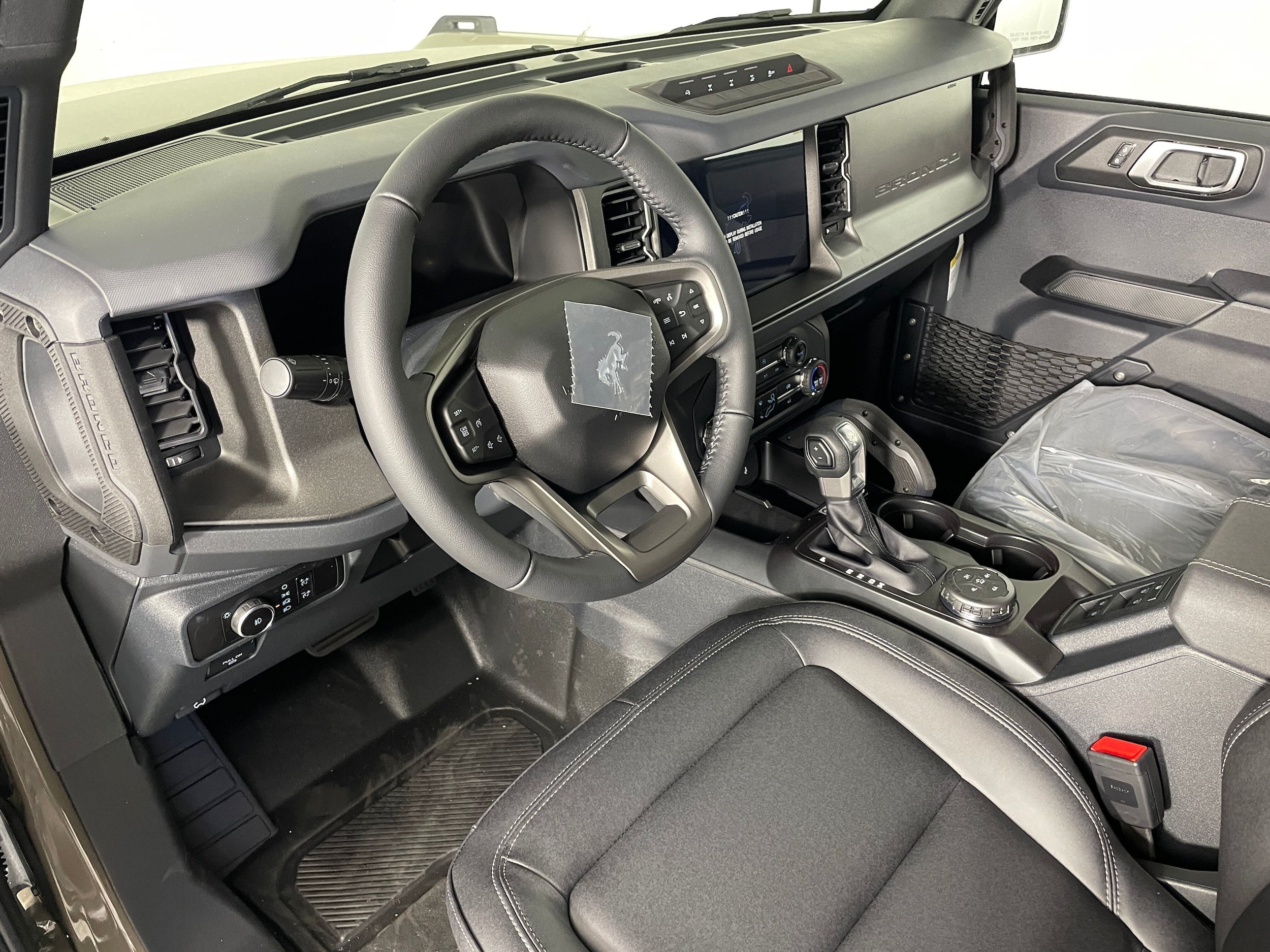 New 2026 Ford Bronco Badlands w/ Sasquatch Package AWD/4WD image 3
