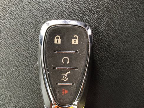 Used 2021 Chevrolet Equinox LT FWD image 32