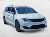 Used 2019 Chrysler Pacifica Limited w/ Advanced Safetytec Group image 3