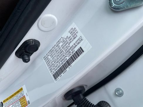 Used 2025 Honda Passport EX-L image 34