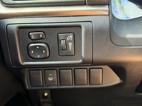 Used 2015 Lexus CT 200h FWD image 26