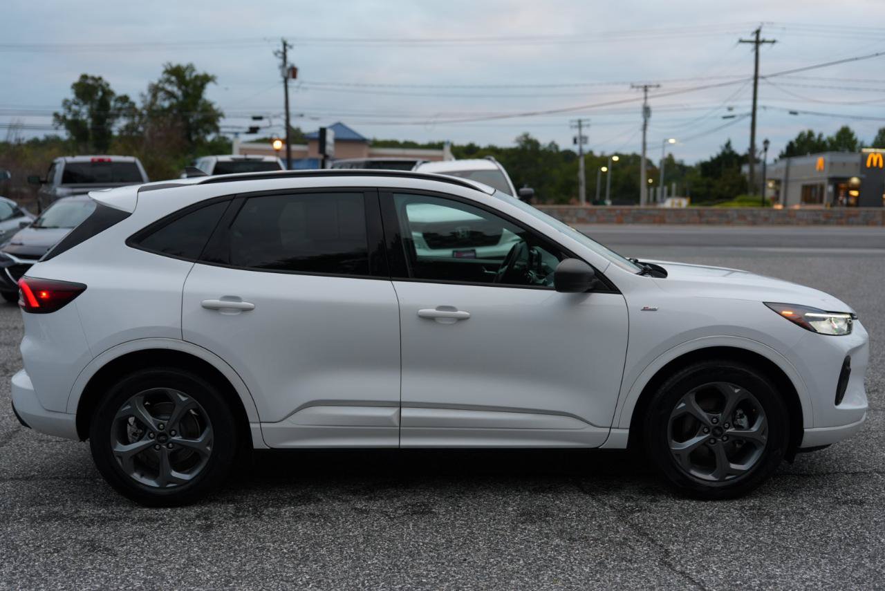Used 2023 Ford Escape ST-Line FWD image 4