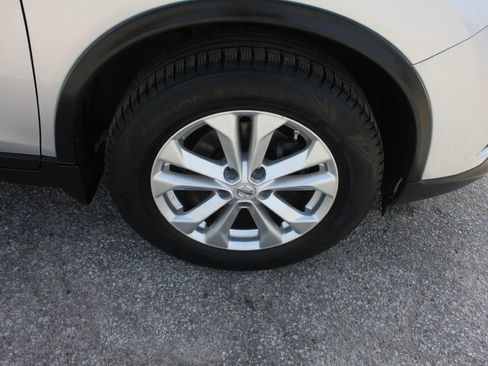 Used 2015 Nissan Rogue SV w/ SV Premium Package image 54