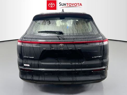 New 2025 Toyota Crown Signia image 5