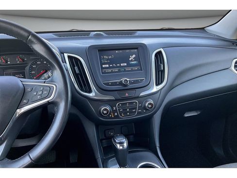 Used 2018 Chevrolet Equinox LT FWD image 8
