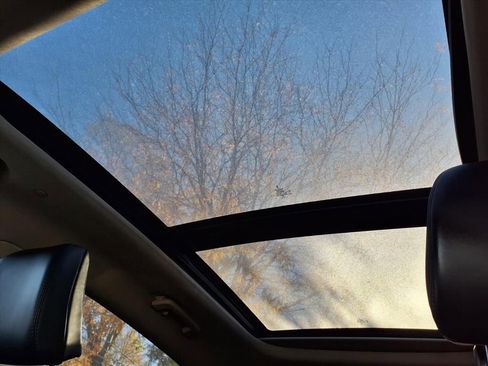 Used 2023 Lincoln Nautilus Reserve image 10