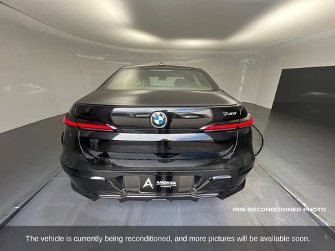 Used 2026 BMW 740i w/ Premium Package RWD image 4