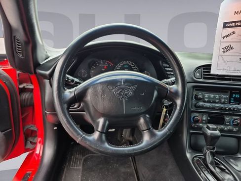 Used 2004 Chevrolet Corvette Coupe RWD image 13