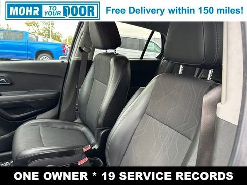 Used 2019 Chevrolet Trax LT w/ LT Convenience Package image 12