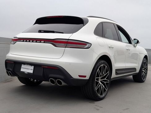 Certified 2024 Porsche Macan AWD/4WD image 23