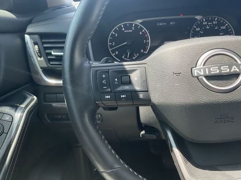 Used 2025 Nissan Rogue SV FWD image 25