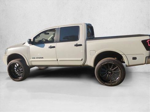 Used 2015 Nissan Titan SL w/ SL Heavy Metal Package AWD/4WD image 9